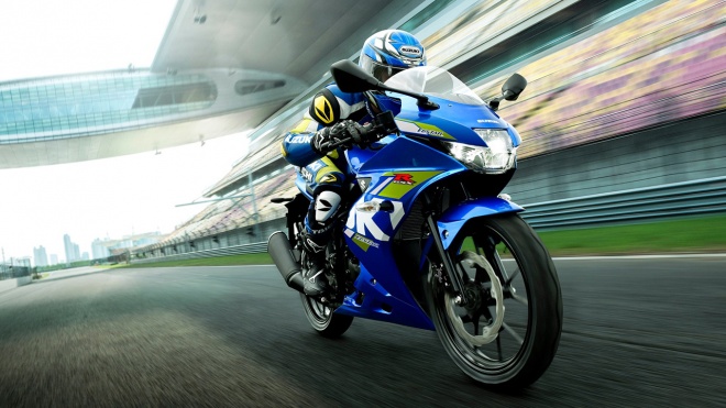 Suzuki GSX-R150 2021 diện áo mới đậm chất thể thao hơn, giá từ 74,99 triệu